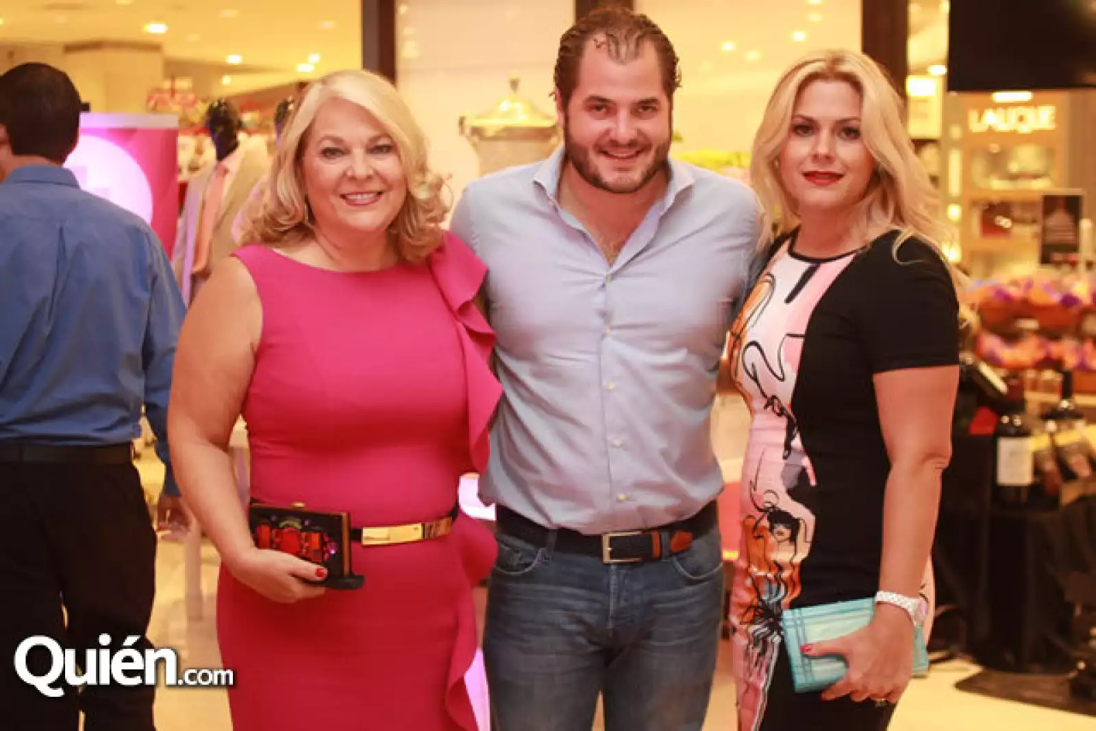 Liliana Melo de Sada con Mauricio y Liliana Sada de Ibarra