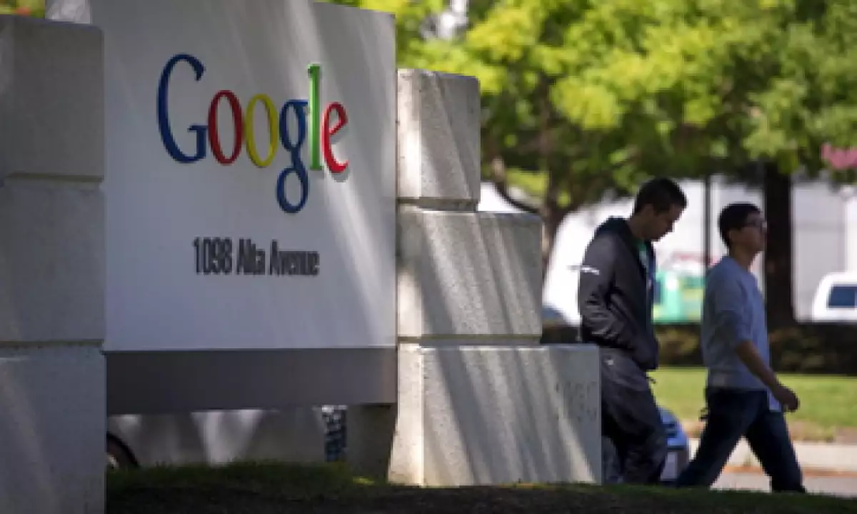 Google es acusada de favorecer sus propios productos y servicios en los resultados de su buscador. (Foto: Archivo)