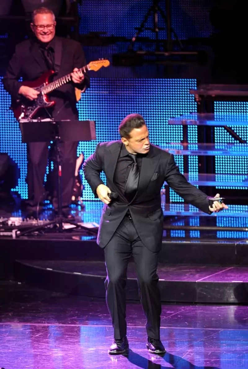 Ayer por la noche El Sol se presentó en el Colosseum Caesars Palace donde logró, una vez más, conquistar a más de cuatro mil personas.