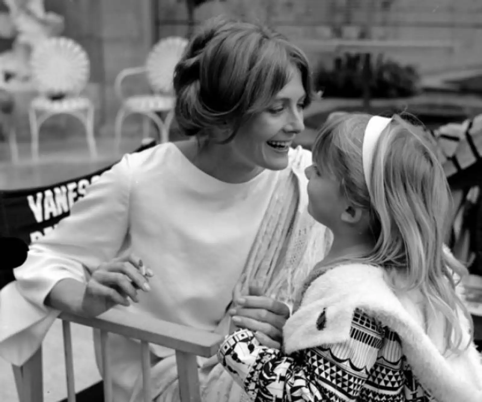 Natasha era hija de la famosa actriz Vanessa Redgrave. Aquí Natasha, de cuatro años, acompañando a su mamá durante la filmación de la película “Isadora” en 1967.