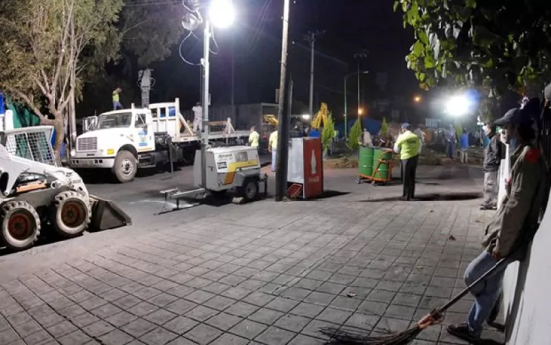 200 trabajadores limpiaron durante doce horas el lugar donde se desplomó el jet.