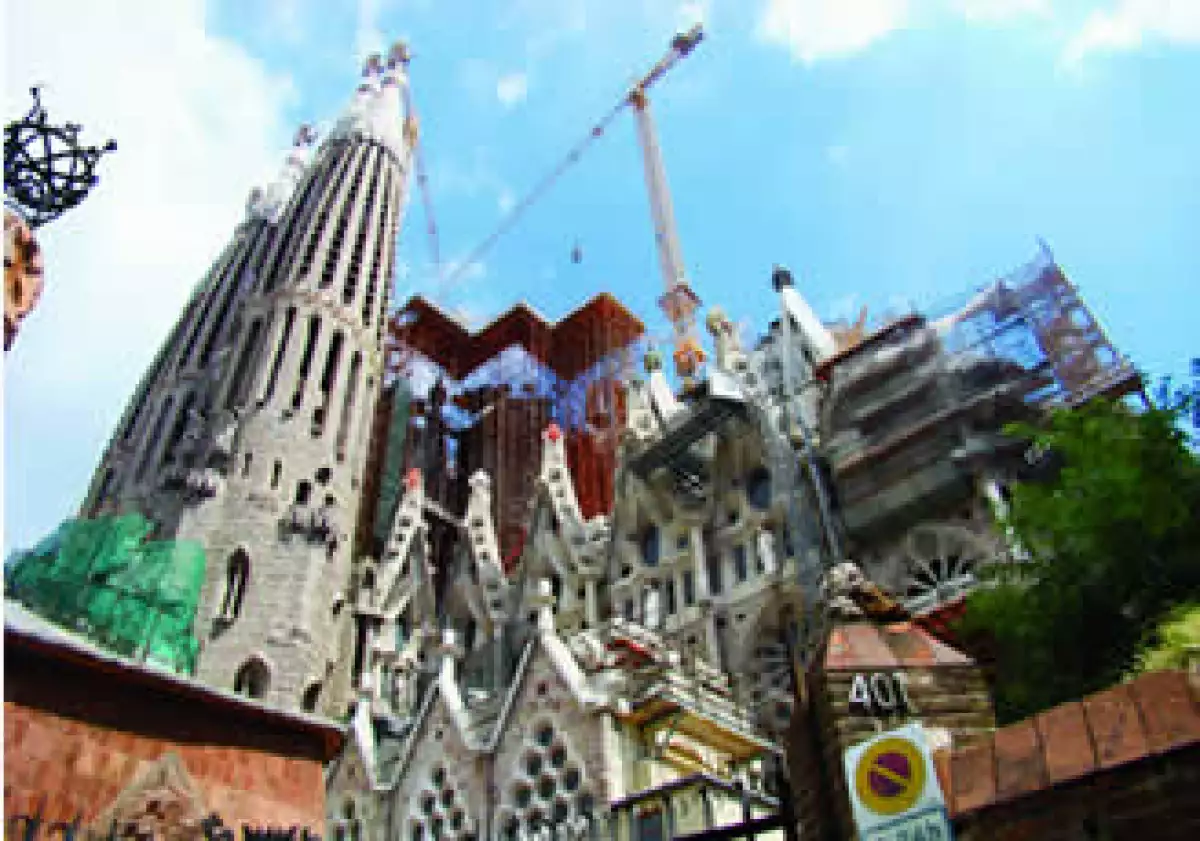 En 1926, el arquitecto Antonio Gaudí murió atropellado, antes de ver concluido el Templo Expiatorio de la Sagrada Familia. (Foto: Marcos G. Betanzos Correa)