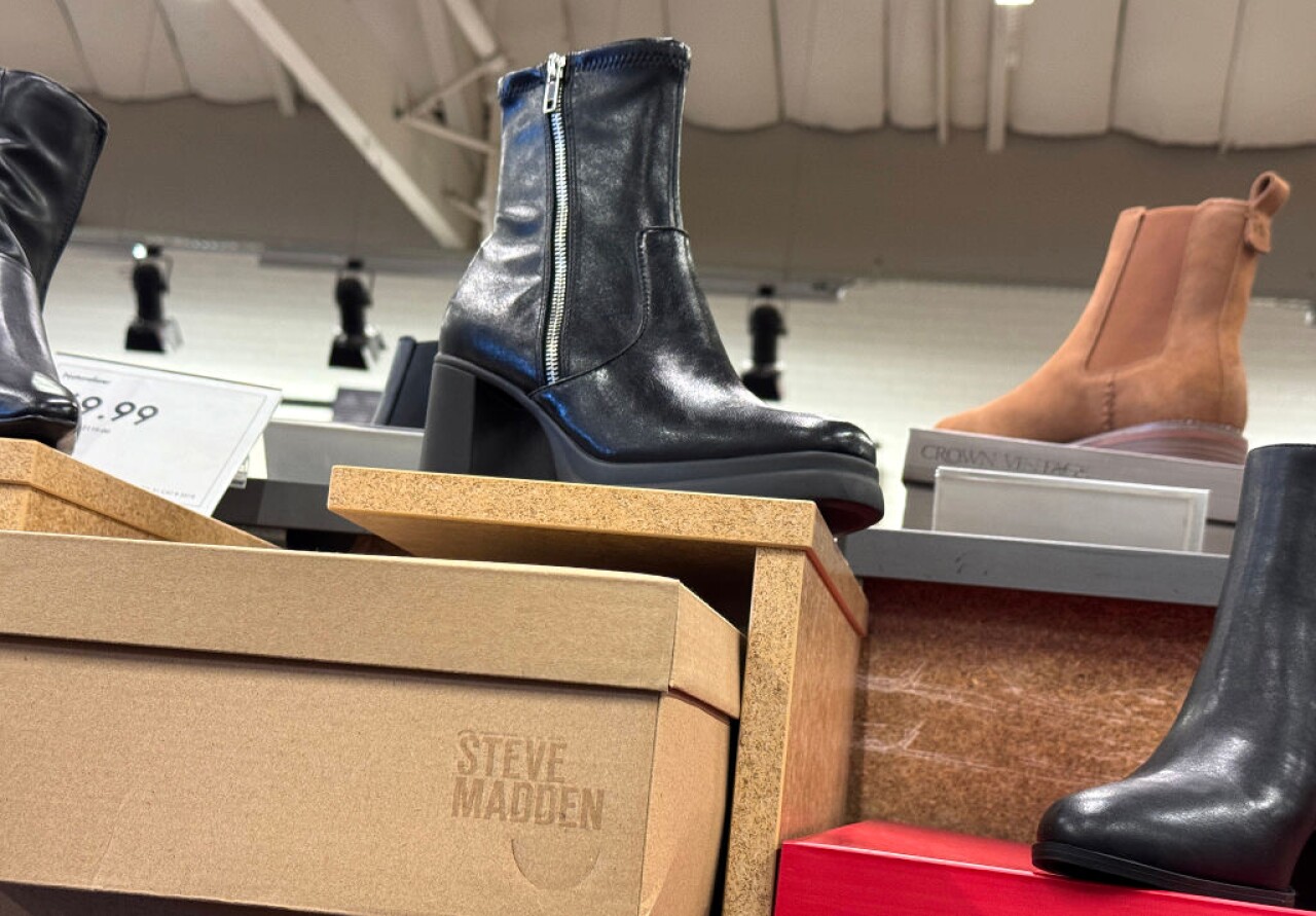 Gobierno mexicano fija precio mínimo de entrada al zapato importado de China