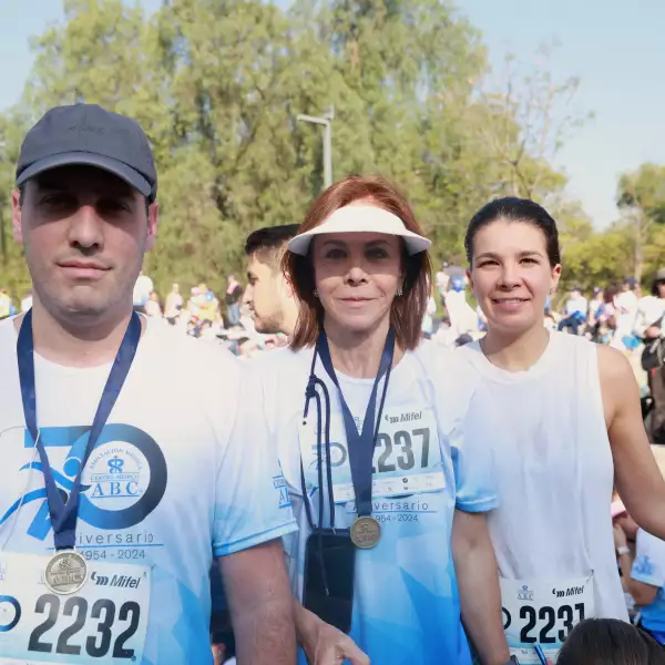  Pablo de Haro , Blanca y Paulina Cortina 