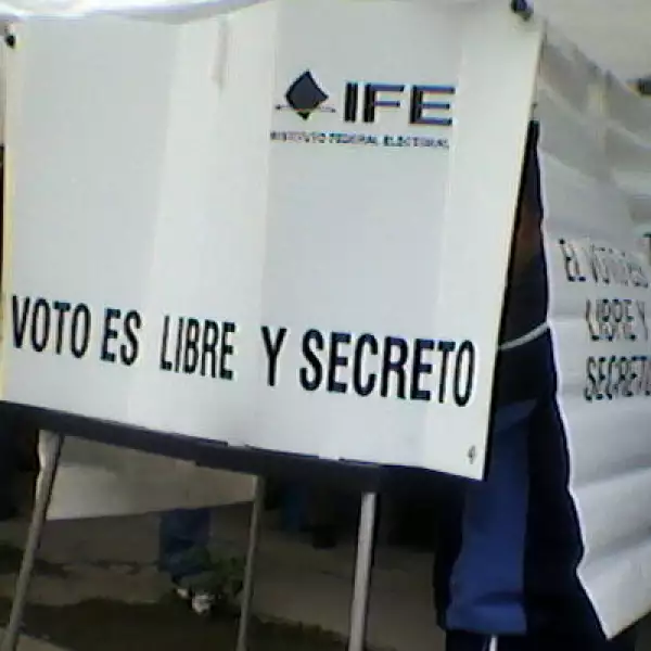 Las casillas estaban planeadas para abrirse a las 8:00 am pero en algunas localidades como se registran atrasos en algunas entidades del país. Las casillas cierran a las 6:00 pm.