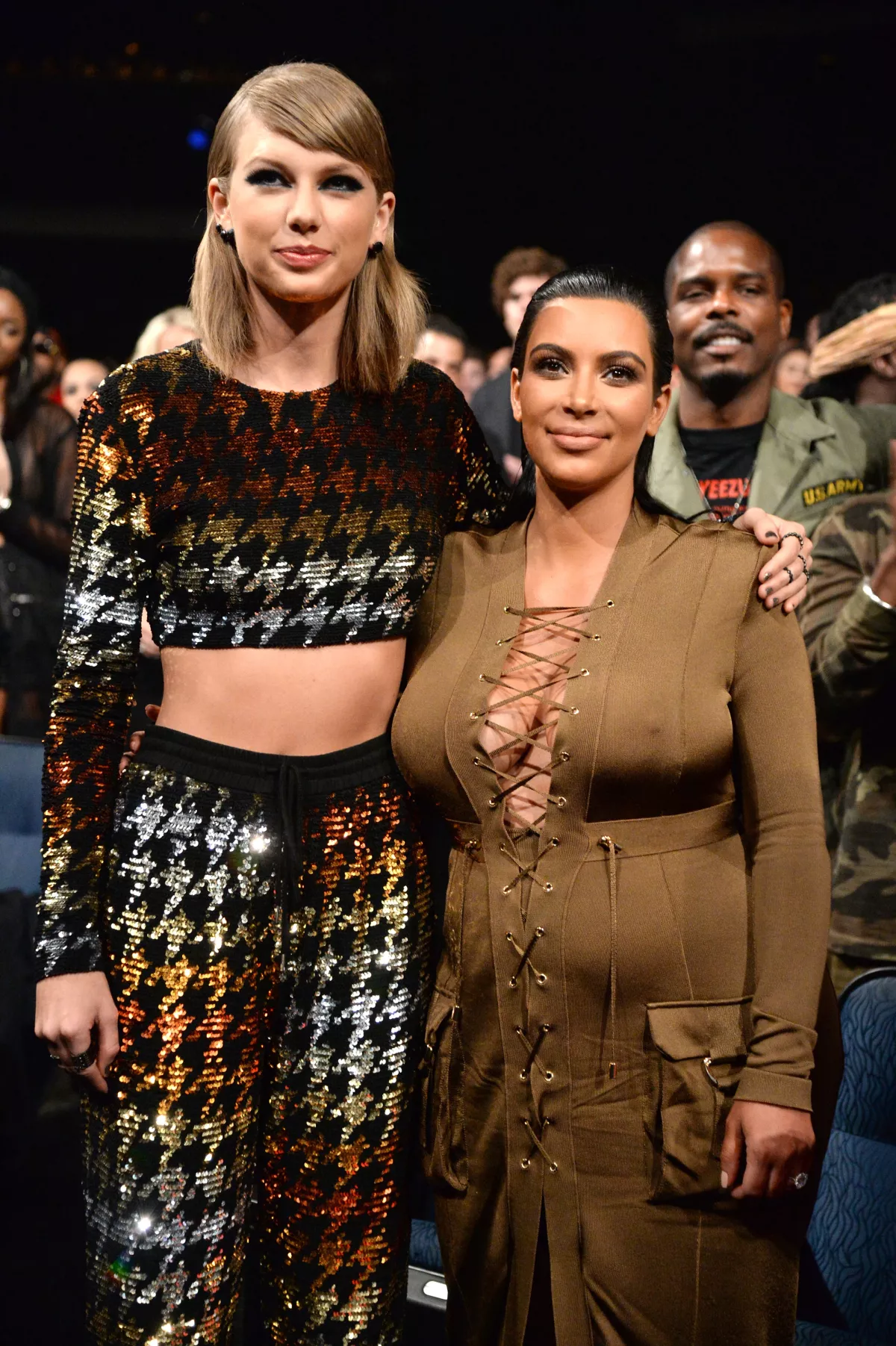 Taylor Swift y Kim Kardashian en los VMA's 2015