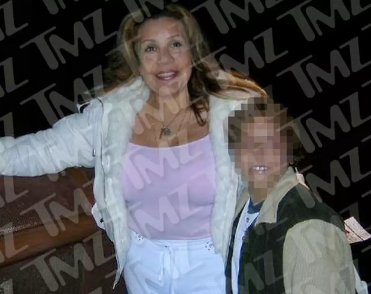 Ahora se sabe que el nombre de la mujer con quien el ex gobernador de California le fue infiel a su esposa, es Mildred Patricia Baena de origen hispano.