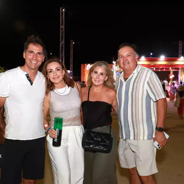 Alejandro Garza , Claudia Tirado , Yolanda y Miguel Sandoval 