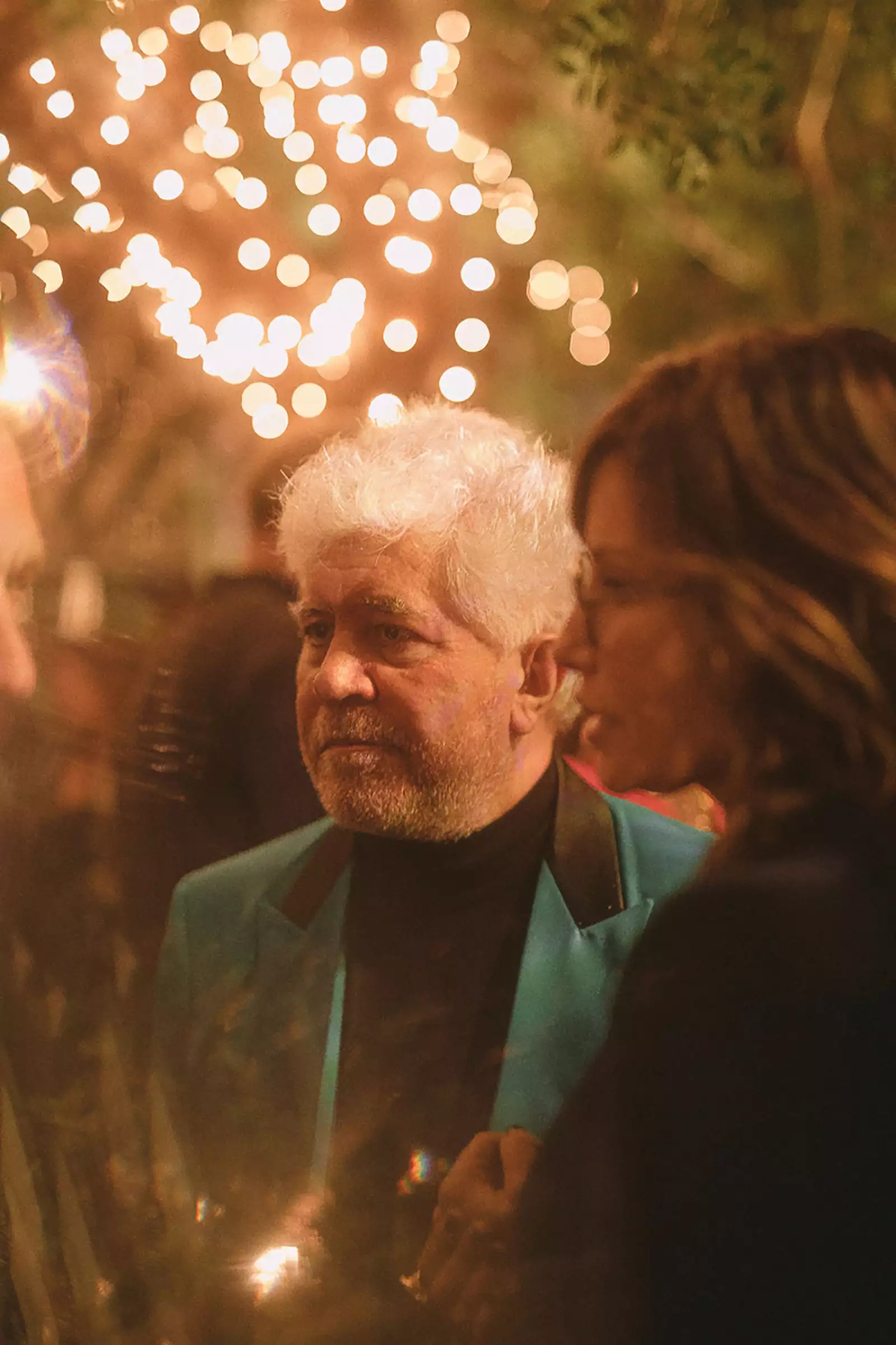 48_Pedro_ALMODOVAR_Gina_GERSHON_CHANEL_Charles_FINCH_PreOscarsDinner_2020_LD.jpg