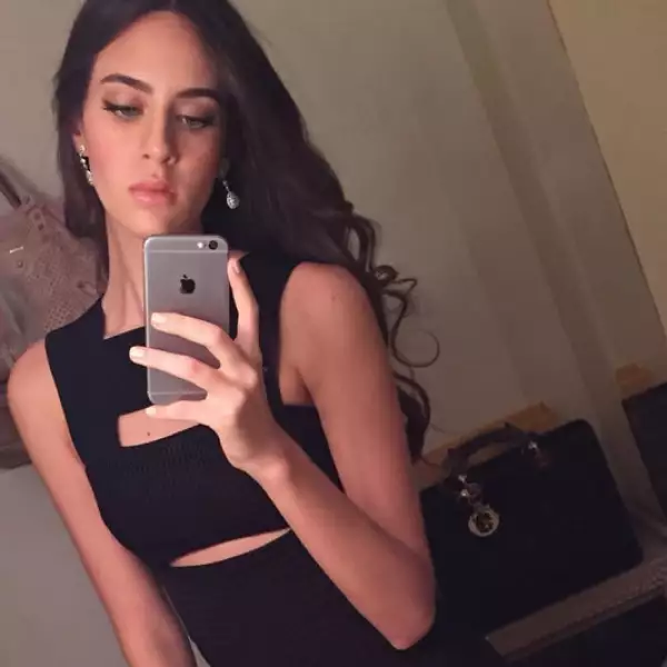 Desde los 11 años comenzó su carrera como modelo, apareciendo con gran éxito en los principales medios y pasarelas de la ciudad.