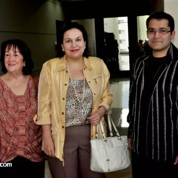 Elizabeth González Zambrano, Amalia Villarreal y Marcos Nogueira