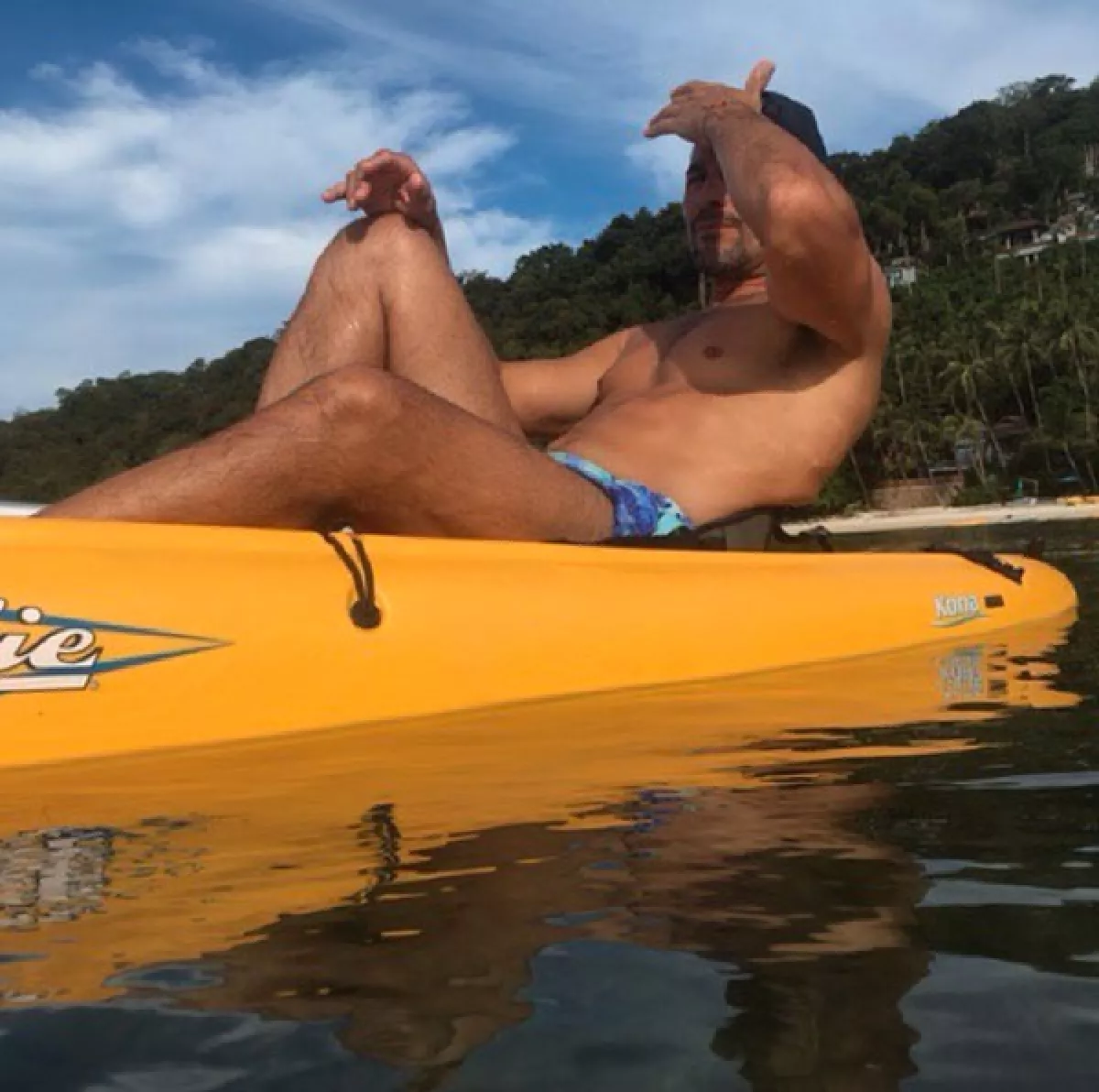Fue en Tailandia donde Chayanne presumió cuerpazo.