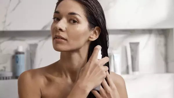 Mujer usando Duologi