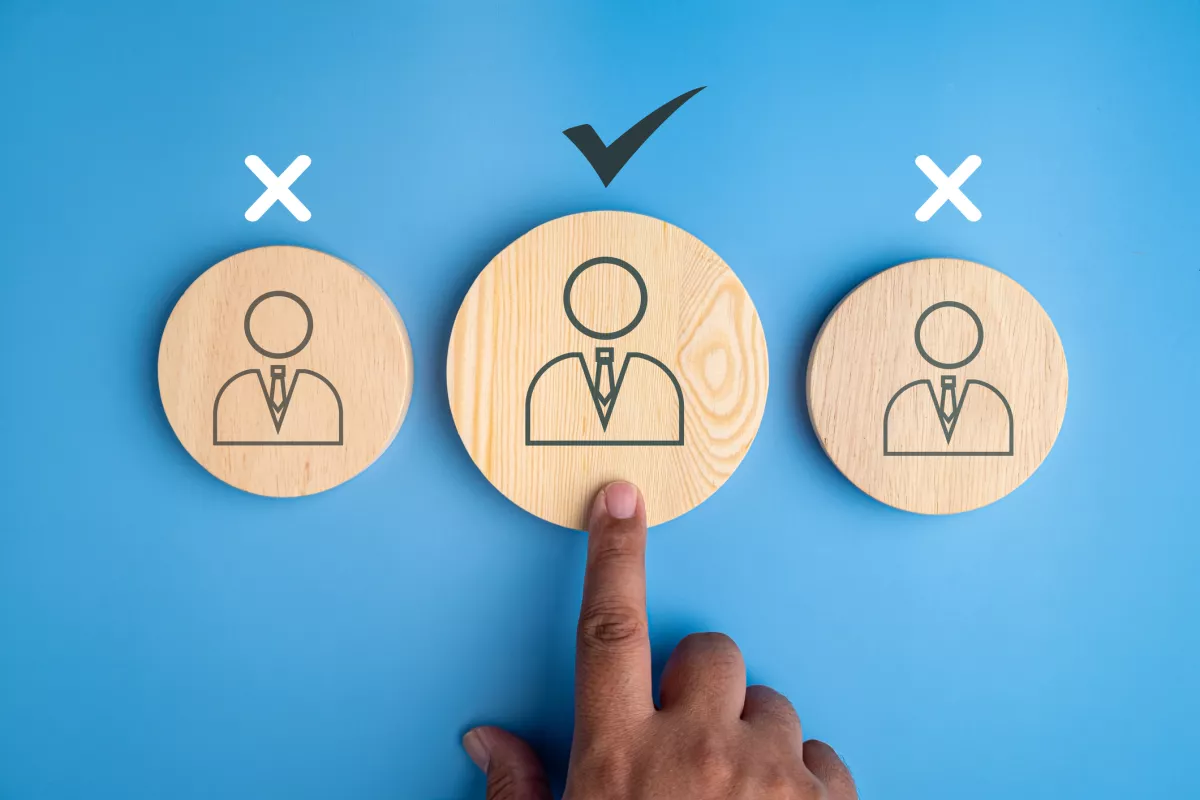 Las empresas quieren invertir en IA, pero hay poco talento o robo de él. 