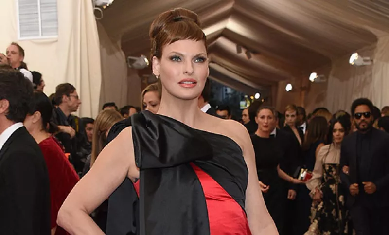 La supermodelo se dejó ver en Japón hace unos días con varios kilos de más, sin embargo, fue su última salida en Nueva York la que sorprendió con lo diferente que se ve.