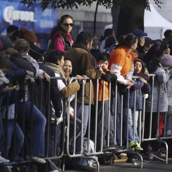 Algunos madrugaron para apartar su lugar en primera fila.