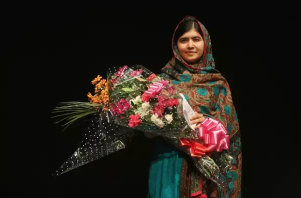Malala durante la ceremonia en la que le entregaron el importante reconocimiento.