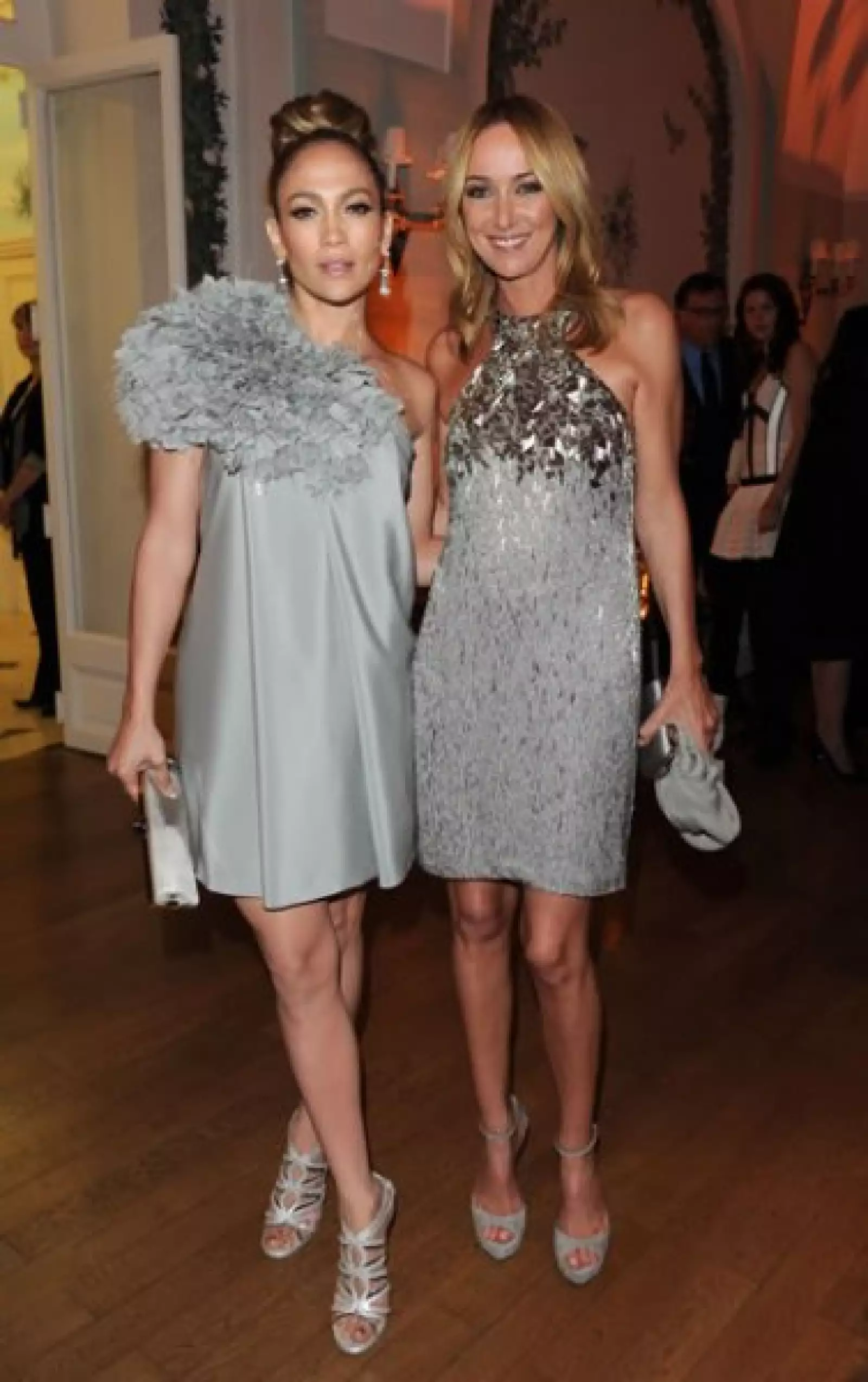 ... y con Frida Giannini, directora creativa de Gucci. Ambas usaron vestidos exclusivos de la marca.