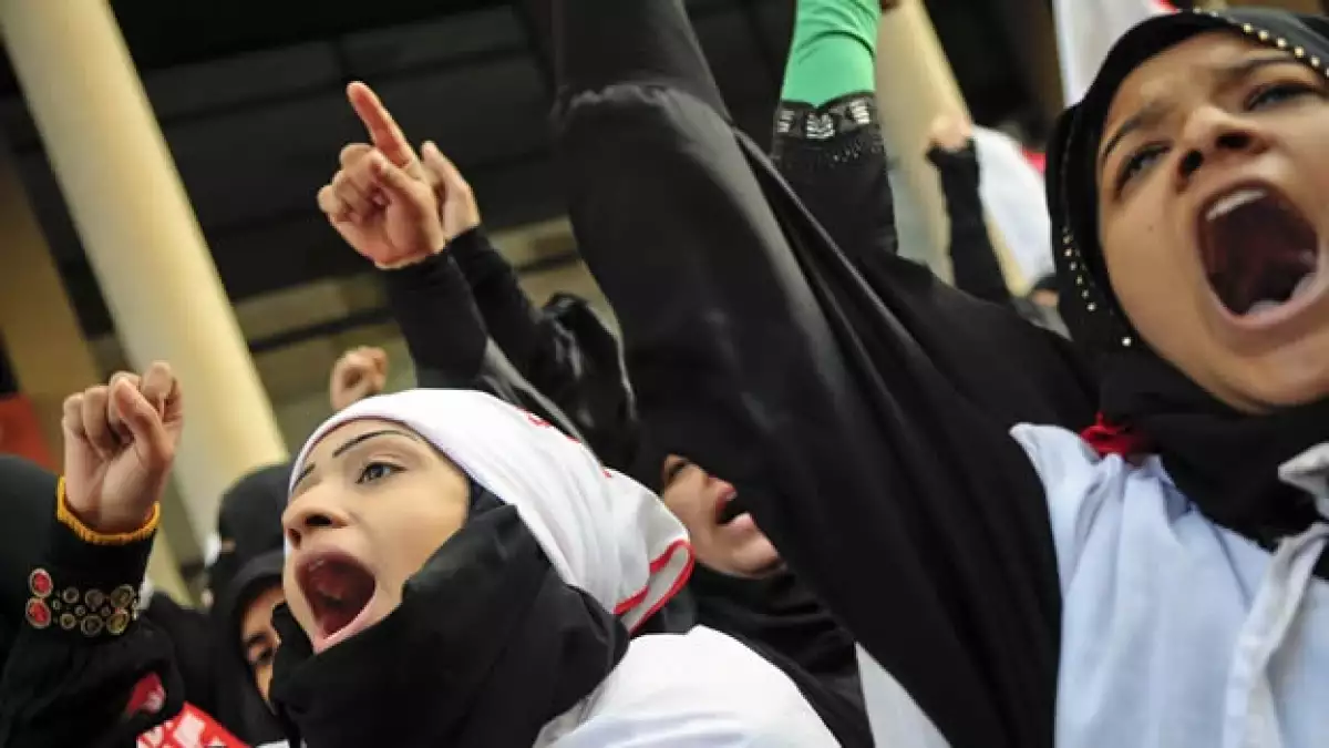 mujeres se manifiestan en bahrein