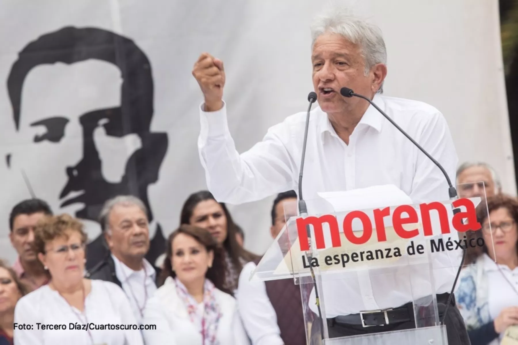 AMLO como dirigente de Morena.jpg