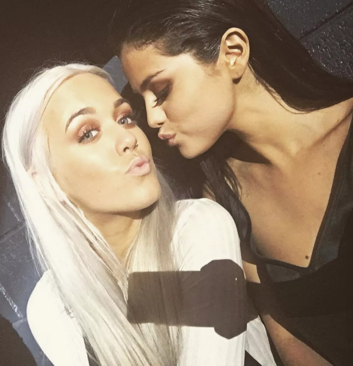 En esta foto, Selena Gomez le agradeció a Lottie por haberla maquillado.