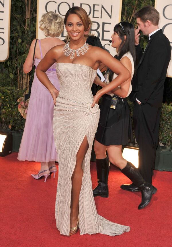 beyonce-arrives-at-the-66th-annual-golden-globe-awards-at-news-photo-1577745261