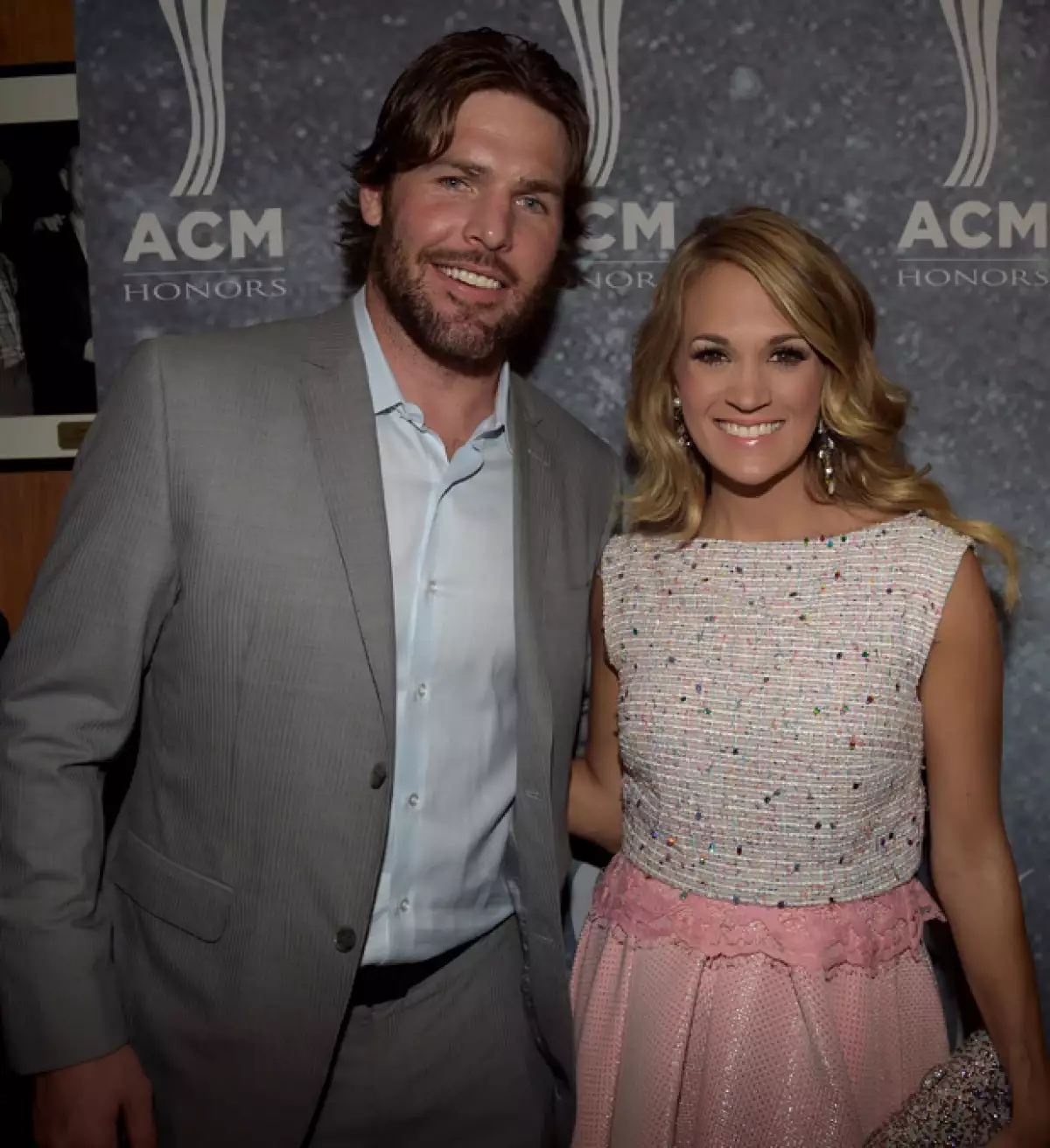 carrie underwood marido equipo de hockey