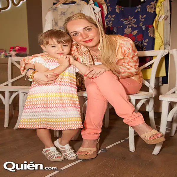 Ani Saldaña,Cecy Maiz de Saldaña en lapresentación de la colección 2014 dela tienda Bloom.