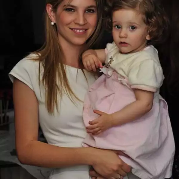 Cecilia Macías,Paloma Cortés