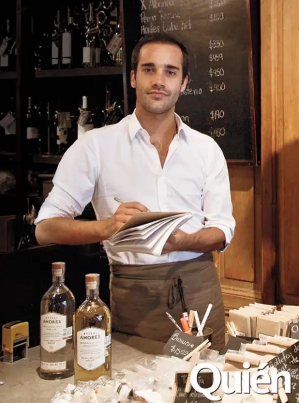 Santiago Suárez, socio fundador de Mezcal Amores.