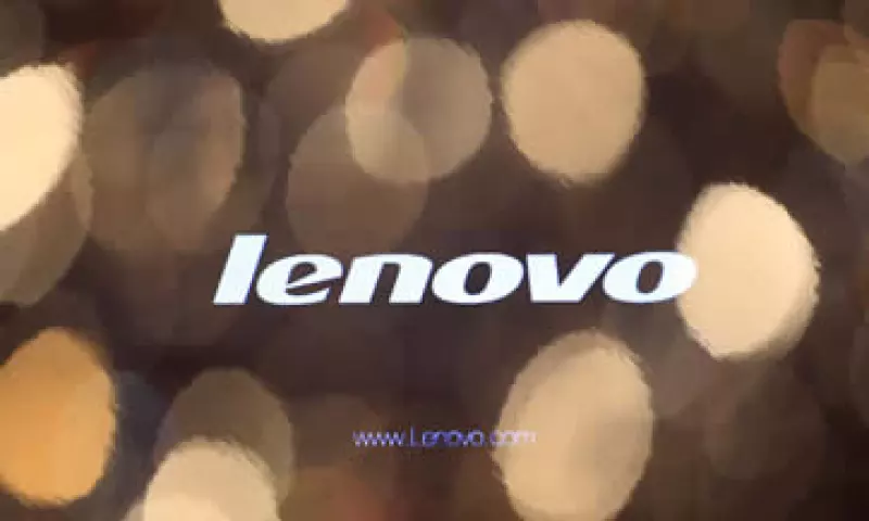 Los títulos de Lenovo han caído 23% desde que anunció la compra de Motorola a Google por 2,900 mdd. (Foto: Reuters)