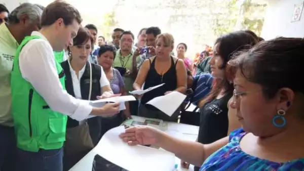 Rosario Robles en Chiapas tras el sismo del 7 de julio