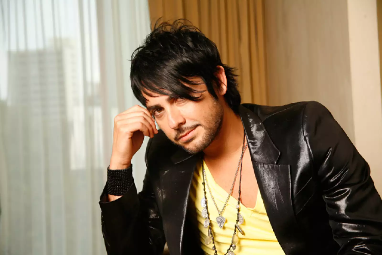 Beto Cuevas (Cantante)