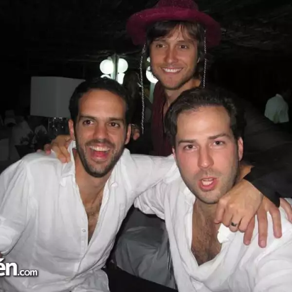 Alejandro Escobar,Juan Pablo Garcia Rulfo