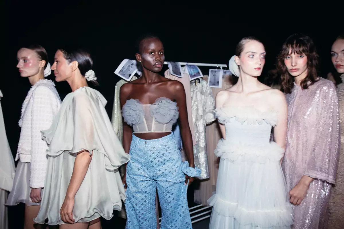 Büro Unique Fashion show at Moscow Fashion Week.jpg