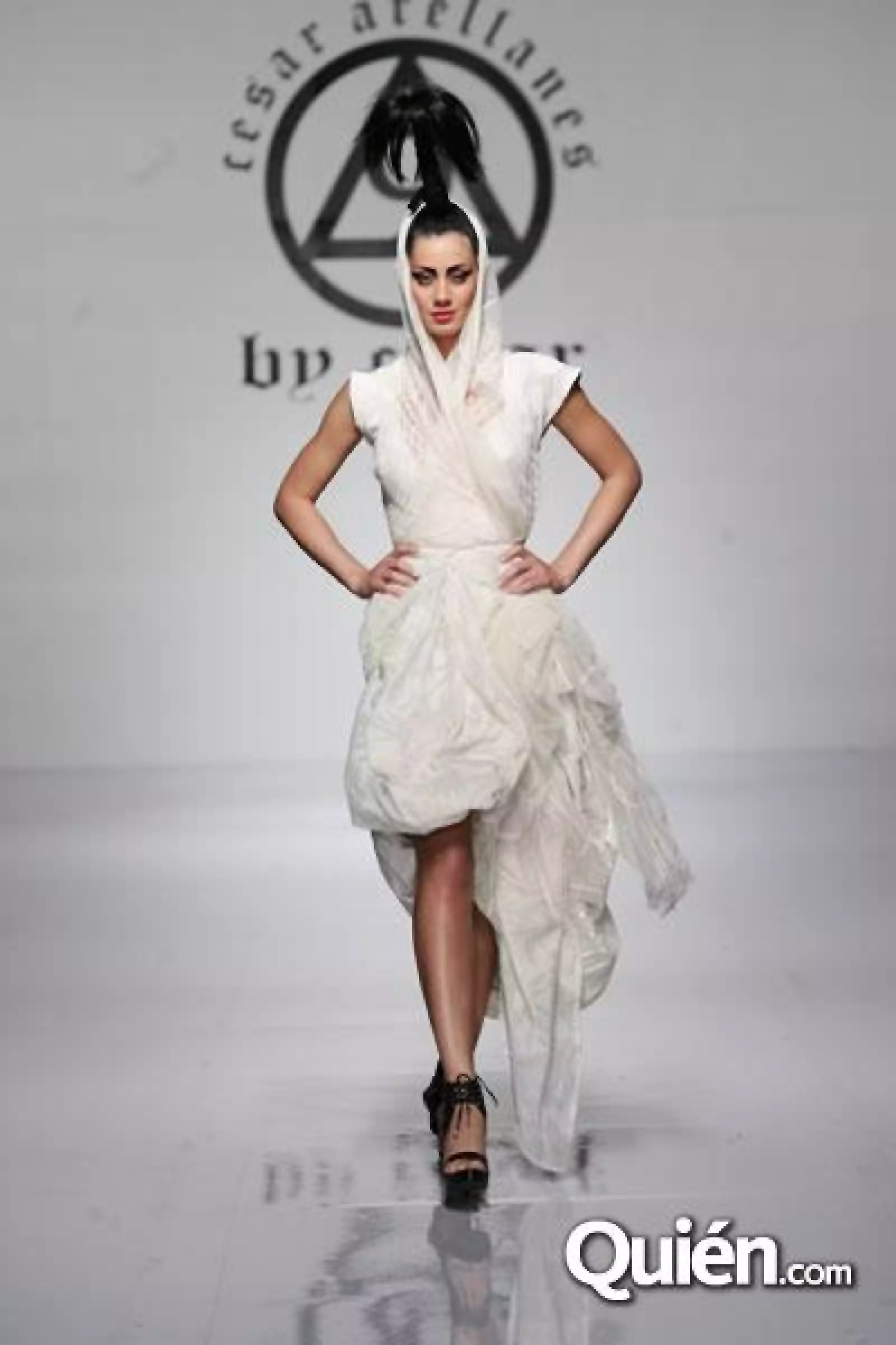 IDM Pasarela Cesar Arellanes