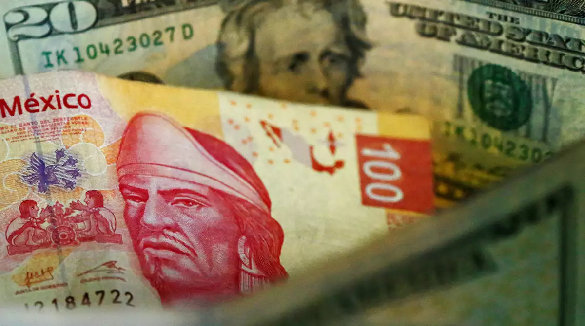 Peso y dólar
