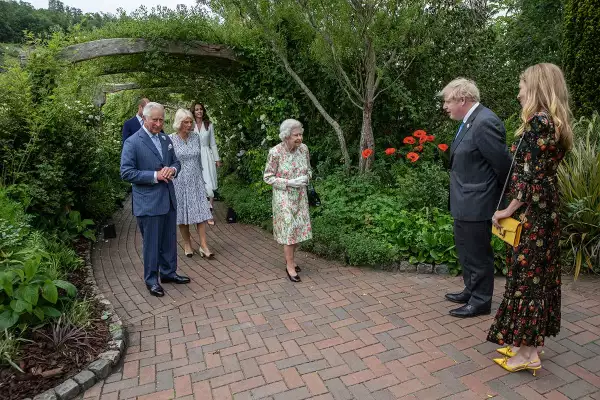 La primera vez que Boris Johnson y la reina se vieron antes de esta audiencia fue durante una recepción a mediados de junio, durante el primer día de cumbre de las economías del G7.