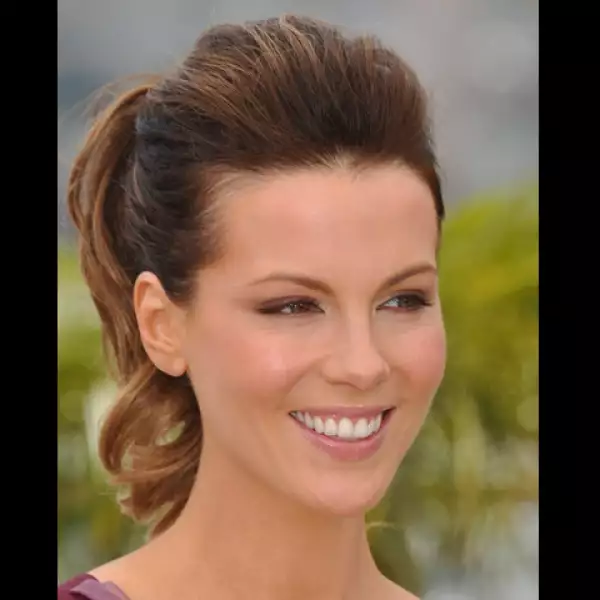 Kate Beckinsale es guapísima y simpática, su sonrisa es muy cautivadora.