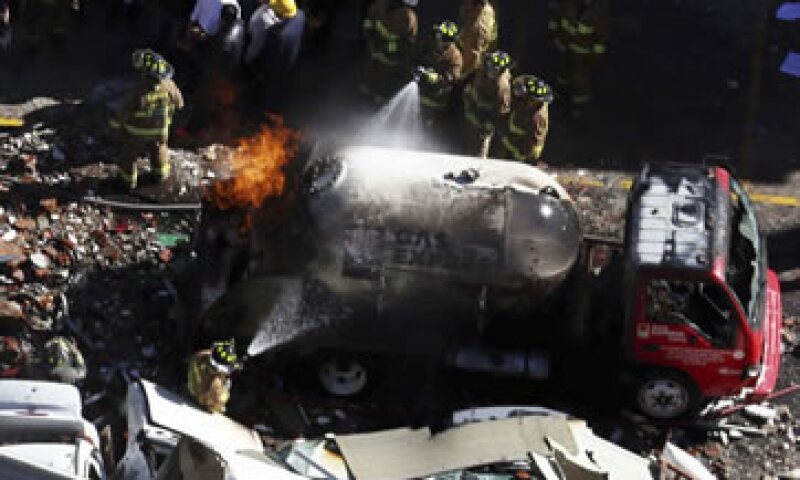 Una pipa de Gas Express Nieto explotó el jueves en un hospital de Cuajimalpa. (Foto: Cuartoscuro )