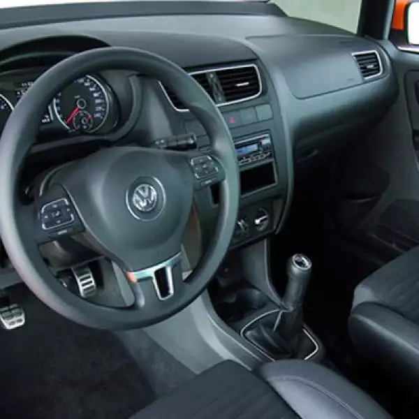 También incorpora el dispositivo USB+iPod Controler, que se suma al sistema de audio con lector de CD, MP3, Bluetooth y SD Card.