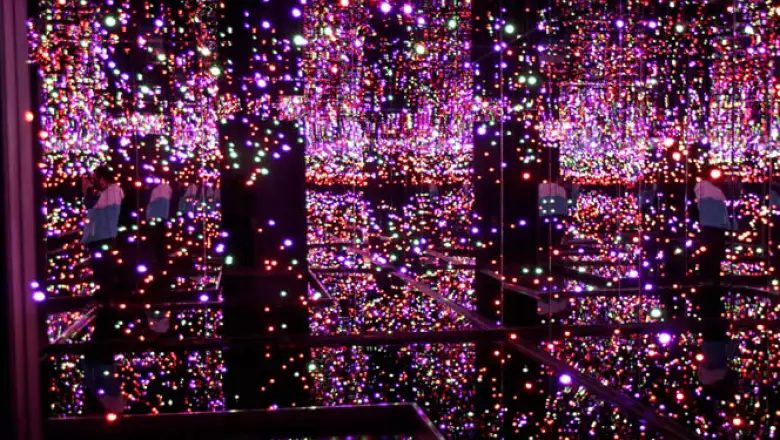 Cuenta con obras tan representativas como lo son sus “Infinity Nets”, así como la película “Kusama’s Self-Obliteration”, registros de sus happenings “Love-in Festival” y “Flower Orgy”.