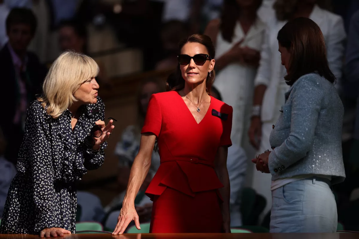Kate Middleton en la final femenil del Torneo de Wimbledon 2026 con un outfit rojo de Alexander McQueen