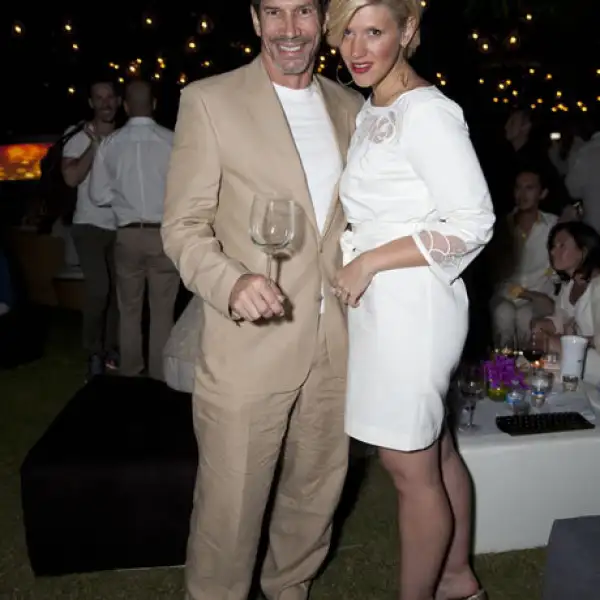 Vicente García,Sarah Vander Wal