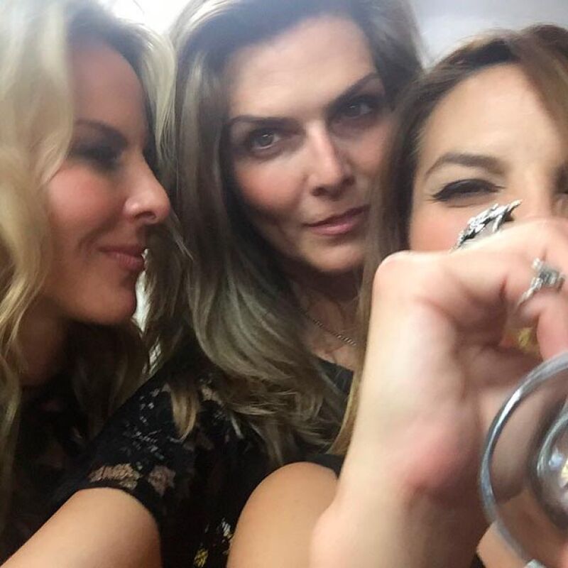 A las guapas "lagartas" se les unió Consuelo Duval.