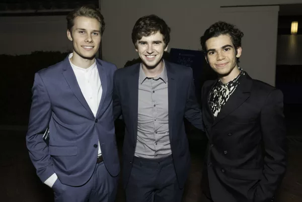 La Razon Por La Que Johnny Depp Es Tan Importante En La Vida De Freddie Highmore