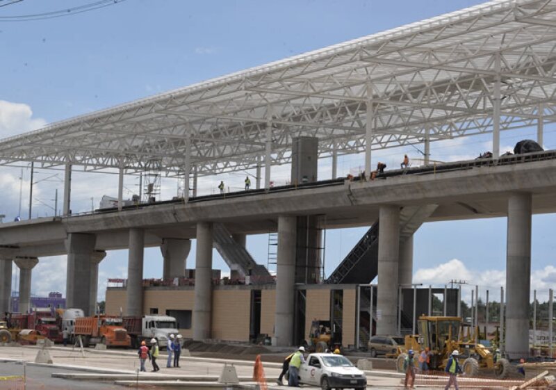 tren interurbano estación