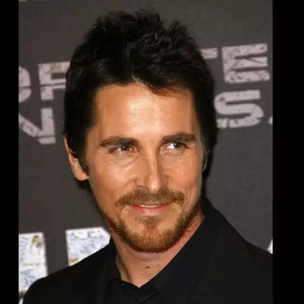Christian Bale fue acusado de violencia y agresión por su mamá y su hermana.
