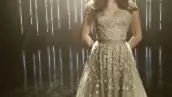 La actriz y cantante regresa esta noche con los últimos episodios de la serie que la catapultó a la fama y lo hace interpretando el icónico tema musical de la película “Frozen”.