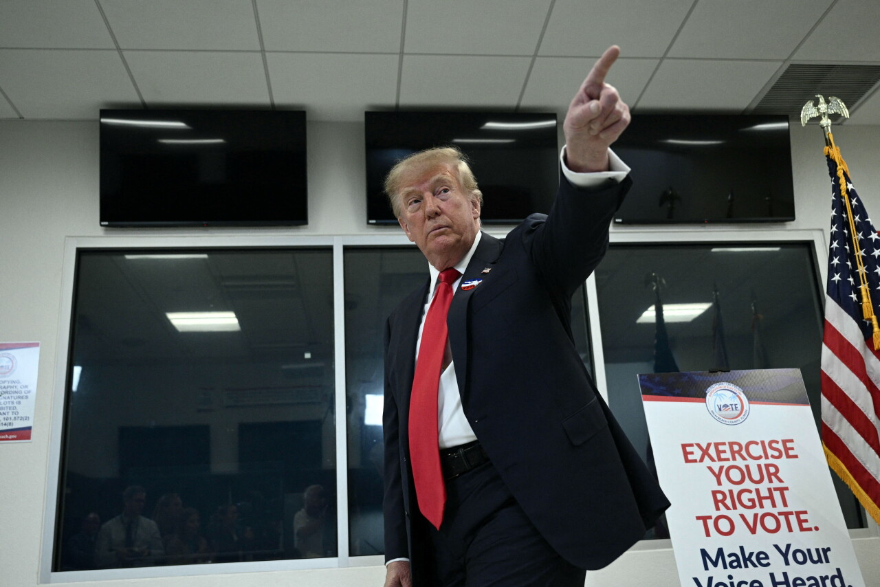 Trump vota por anticipado en Florida para las elecciones intermedias de EU